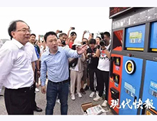 德瀾仕智能垃圾箱驚艷亮相無錫市垃圾分類啟動儀式！