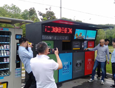 德瀾仕智能垃圾箱分類精細(xì)、模式高端，已成功覆蓋400余城